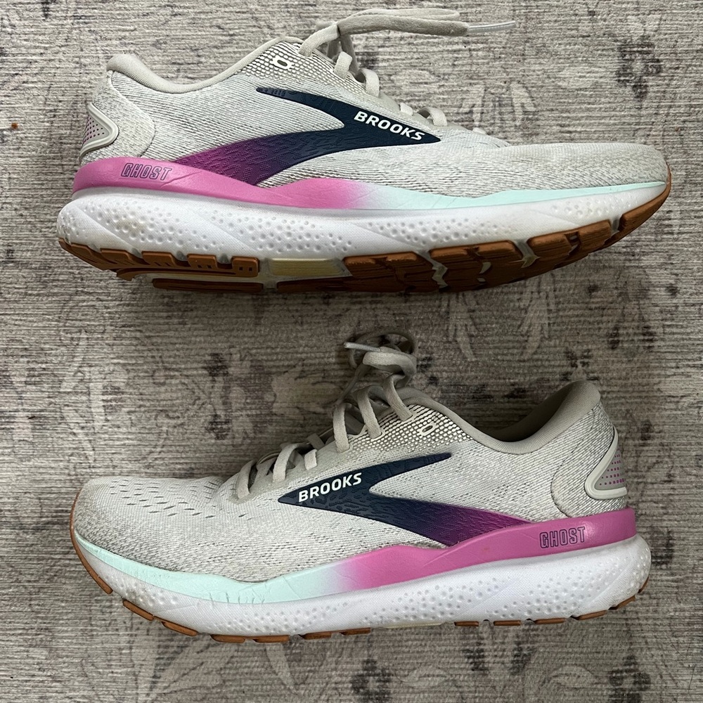 Brooks Ghost 16 Women’s Size 10.5